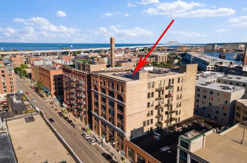 239 Chicago St, Milwaukee WI  53202-5705 exterior