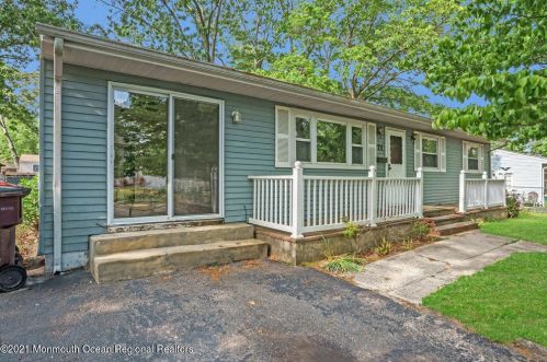 71 Pheasant Dr, Berkeley Township, NJ 08721-1635