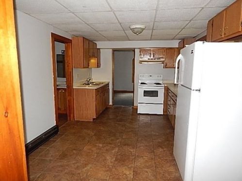 116 St, Ware MA 01082-1030 exterior