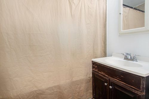 1254 Broadway Ave, Meskegon MI 49441-3530 exterior