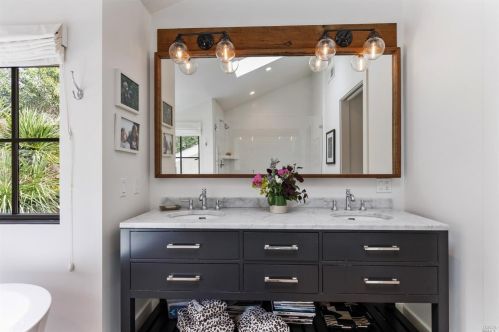 180 Cascade Dr, Mill Valley CA 94941-2639 exterior