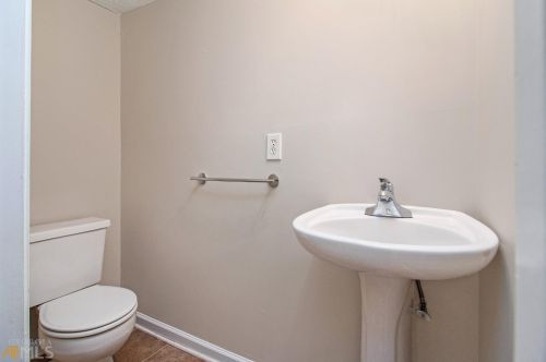 6998 Flagstone Way, Austell GA 30168-6849 exterior