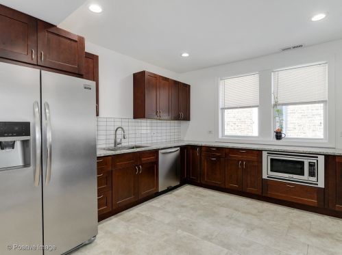 5017 Lawndale Ave, Chicago IL 60659-1103 exterior