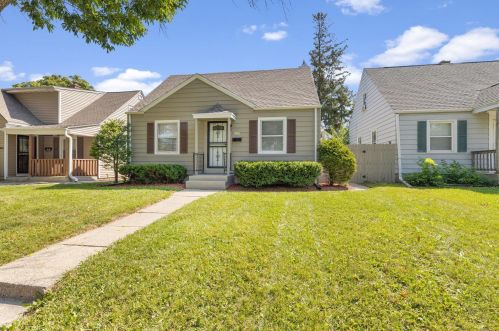 4856 42nd St, Milwaukee, WI 53221-2559