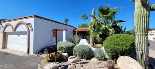 5825 Placita Esplendora, Tucson AZ  85718-4522 exterior