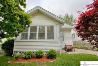 4324 Wakeley St, Omaha, NE 68131-2235