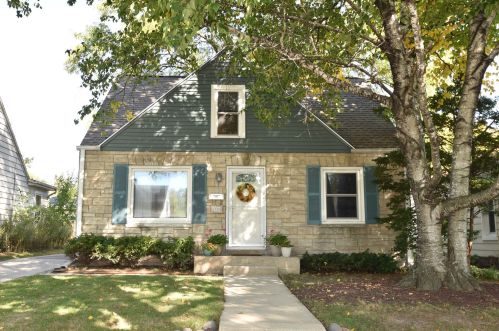 7726 Livingston Ave, Milwaukee, WI 53213-1124