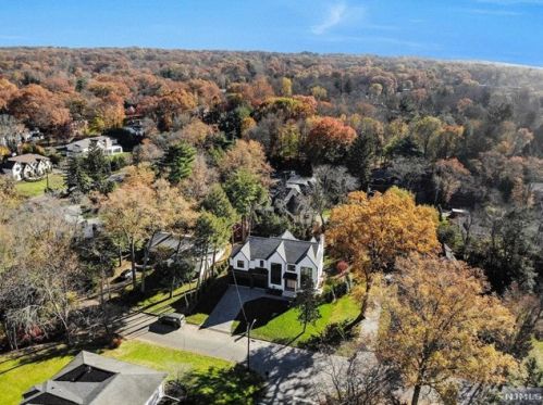 116 Lk Rd, Demarest NJ 07627-2236 exterior