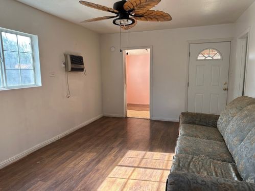 37 Garden Dr, Bakersfield CA 93307-5255 exterior