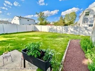 57 Eardley Rd, Edison NJ 08817-3030 exterior