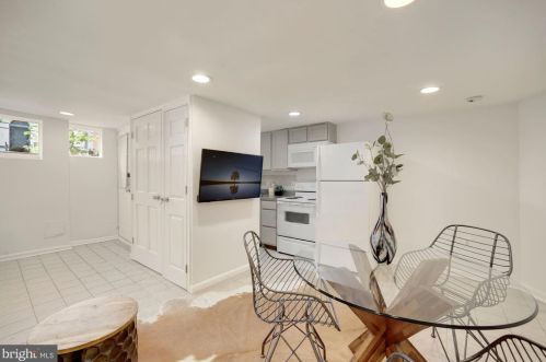 308 T St, Washington DC 20001-1843 exterior