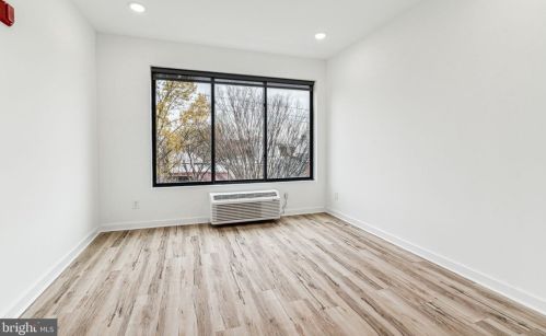 2155 2nd St, Philadelphia PA 19122-3312 exterior