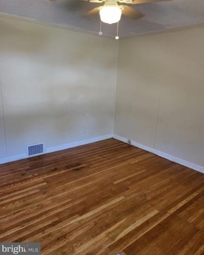 120 Spg Vly Rd, Darby PA exterior