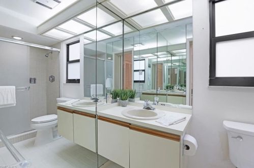 1380 Bald Eagle Dr, Naples FL 34105-7407 exterior