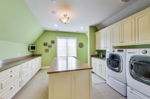 329 Kenmore Ave, Elmhurst IL 60126-3517 exterior