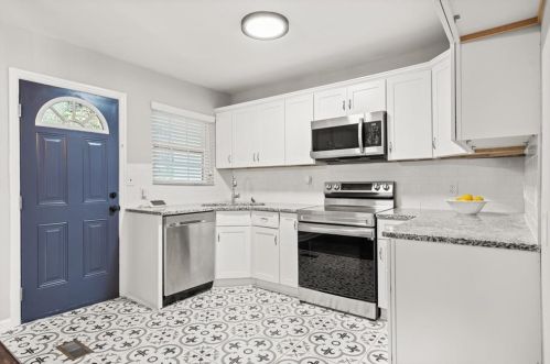 1881 Bayberry Dr, Atlanta GA 30311-3406 exterior