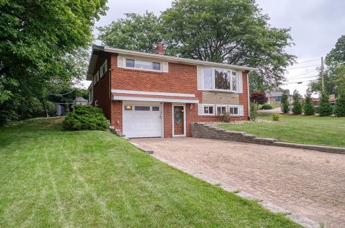 123 Holly Hill Dr, Pittsburgh, PA 15237-2701