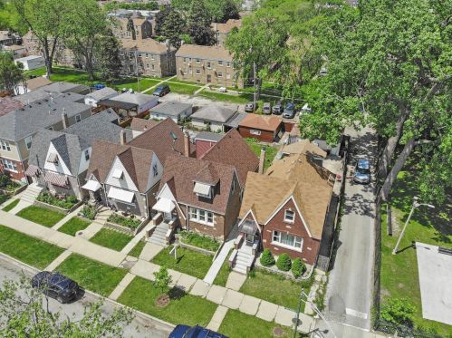 4232 Wellington Ave, Chicago IL 60641-5355 exterior