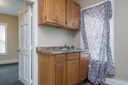 57 Fox St, Worcester MA 01604-4331 exterior