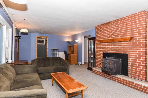 87 Baseline Rd, Plainwell MI 49080-9549 exterior