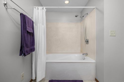 8721 Eulalie Ave, Saint Louis MO 63144-2002 exterior