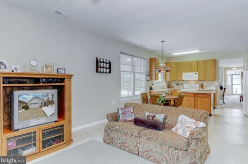 84 Warwick Way, Southampton NJ 08088-1122 exterior