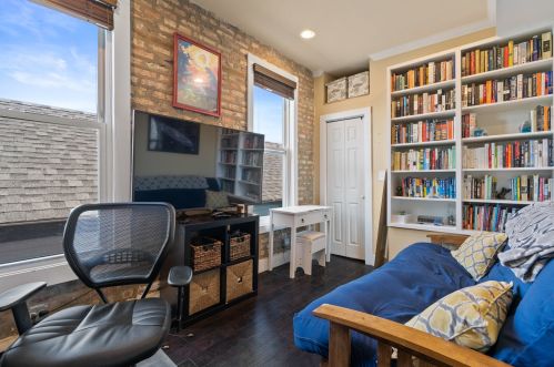 3009 Belden Ave, Chicago IL 60647-2804 exterior