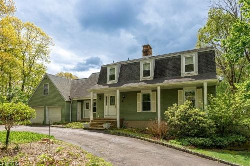 9 Chilhowie Dr, Kinnelon, NJ 07405-3201