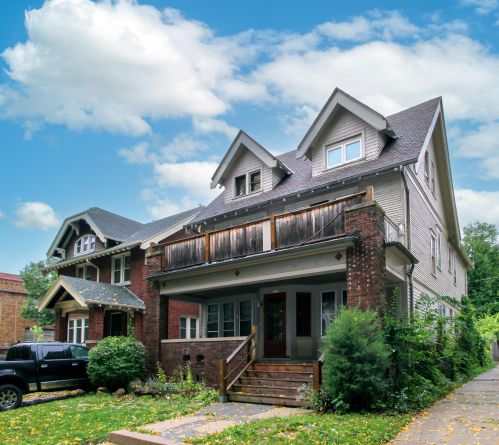 2207 48th St, Milwaukee, WI 53208-1124