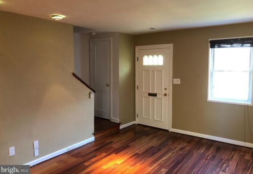 73 Elmira St, Washington, DC 20032-5810