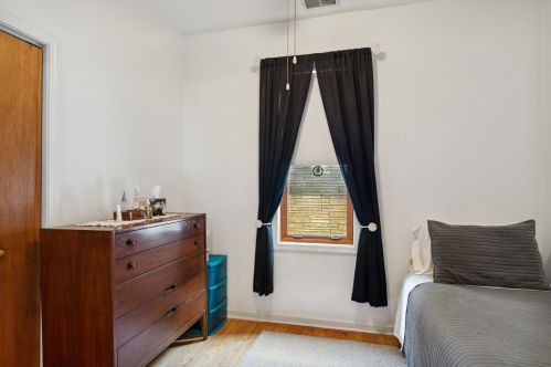 2539 Marshfield Ave, Chicago IL 60614-1907 exterior