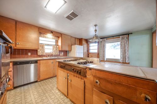 216 Martin Ave, Waukegan IL 60085-5036 exterior