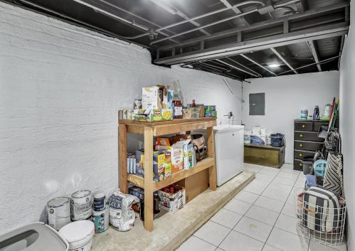 5327 Oakdale Ave, Chicago IL 60657-8139 exterior