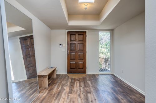 556 Dodge Blvd, Tucson AZ  85716-5162 exterior