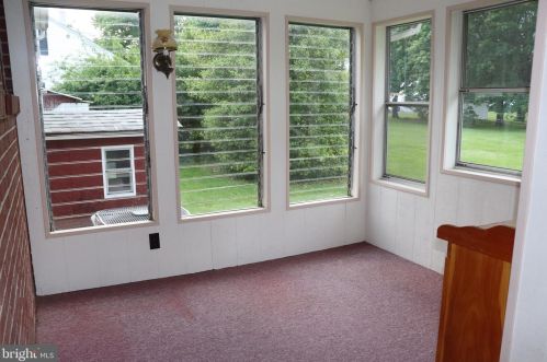 727 Chestnut St, Limerick PA 19468-2117 exterior