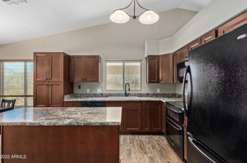 21602 33rd Ln, Phoenix AZ 85051-5942 exterior