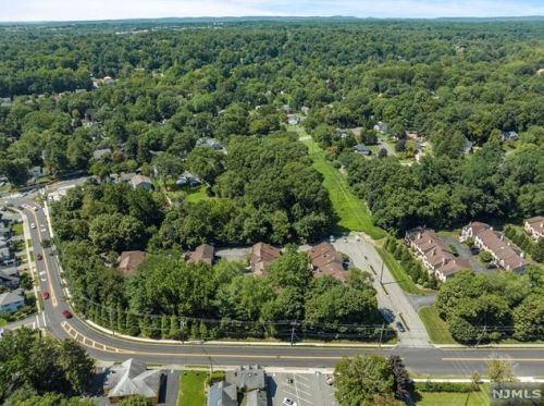 118 Kinderkamack Rd, Montvale NJ 07645-1301 exterior