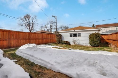 4830 Waveland Ave, Chicago IL 60641-3516 exterior