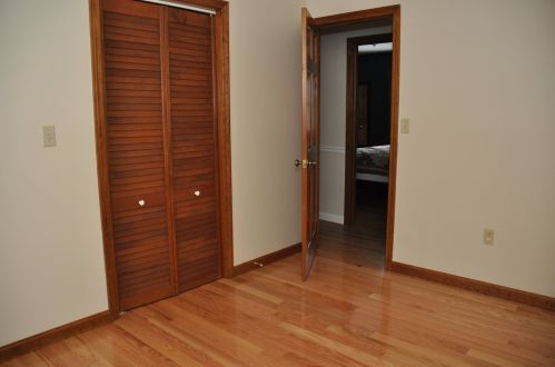 8 Brookwood Dr, Concord NH 03301-1800 exterior