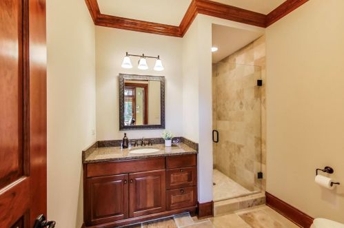 329 Kenmore Ave, Elmhurst IL 60126-3517 exterior