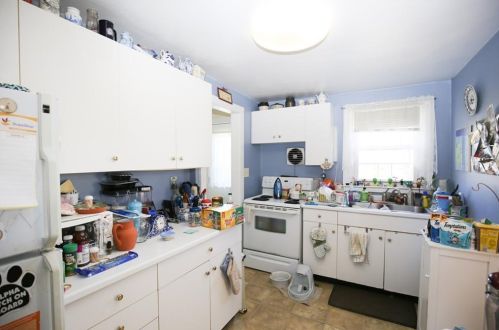 76 Kay Blvd, Middletown RI 02840-2318 exterior