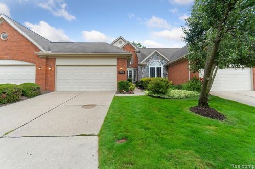 16604 Forest Lake Dr, Northville MI  48168-3470 exterior