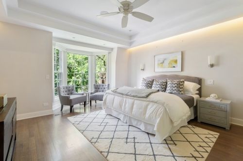 61 Elm St, Chicago IL 60610-2434 exterior