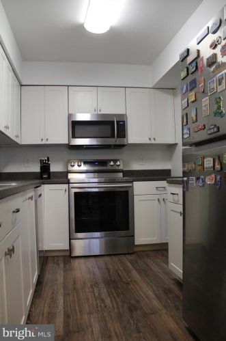 6 Rebecca Ct, Trenton NJ 08628-3339 exterior