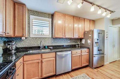 3015 Leavitt St, Chicago IL  60618-8113 exterior