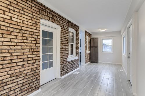 2108 1st Ave, Broadview IL 60153-3304 exterior