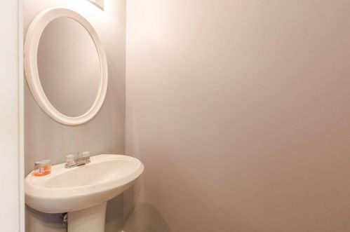 1510 Bayrose Cir, Atlanta GA 30344-8201 exterior