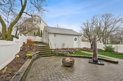 16 Fitzrandolph Rd, Town Center NJ  07052-3509 exterior