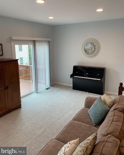 6579 Bermuda Grn Ct, Alexandria VA 22312-3106 exterior