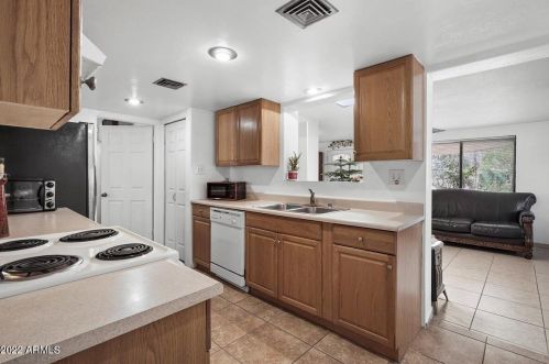 6628 19 St, Phoenix AZ 85022-5011 exterior